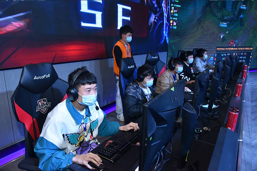 更体现在他 更体现在他